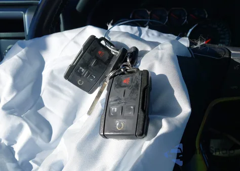 2017 Chevrolet Silverado 1500 2Lt из США, поврежденный, VIN 3GCUKRECXHG301286